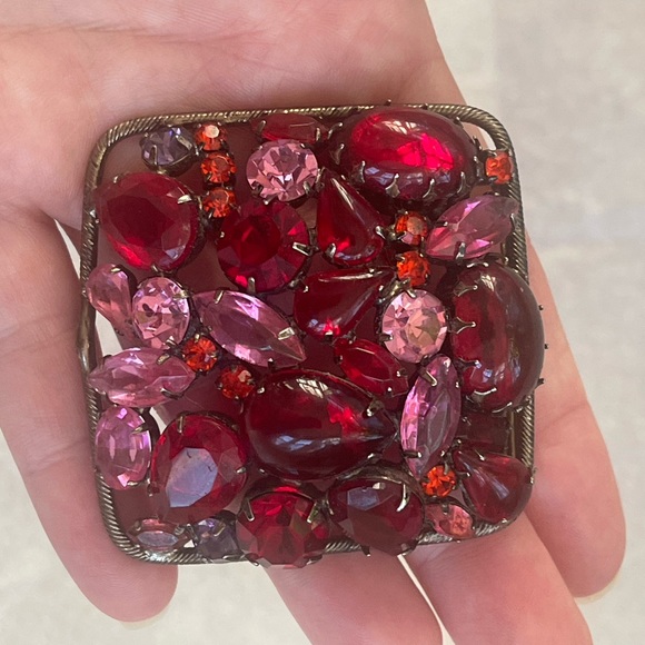Vintage Schreiner Style Unsigned Glass Cabochon Red Pink Brooch. - Picture 11 of 13